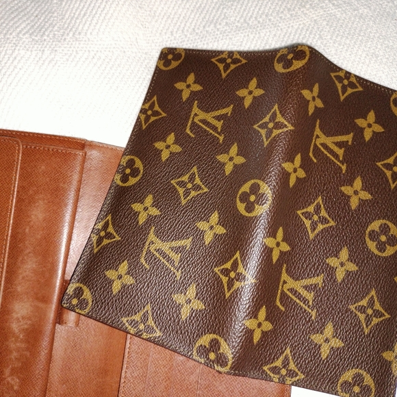 Luis Vuitton Sarah Wallet - Picture 6 of 10